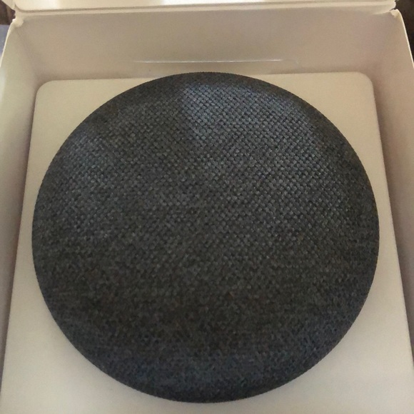 Google Home Mini - Picture 2 of 3